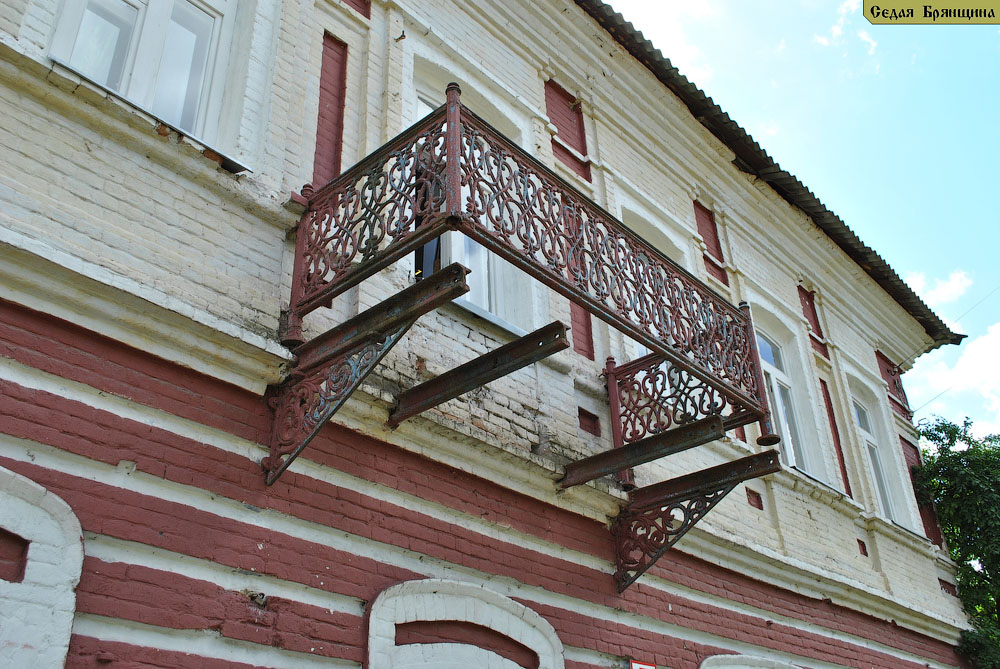 Трубчевск. Здание купца Сахарова (XIX век)